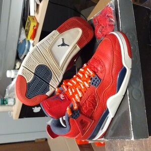 Jordan 4 retro Fiba (2019). Size 9.5m